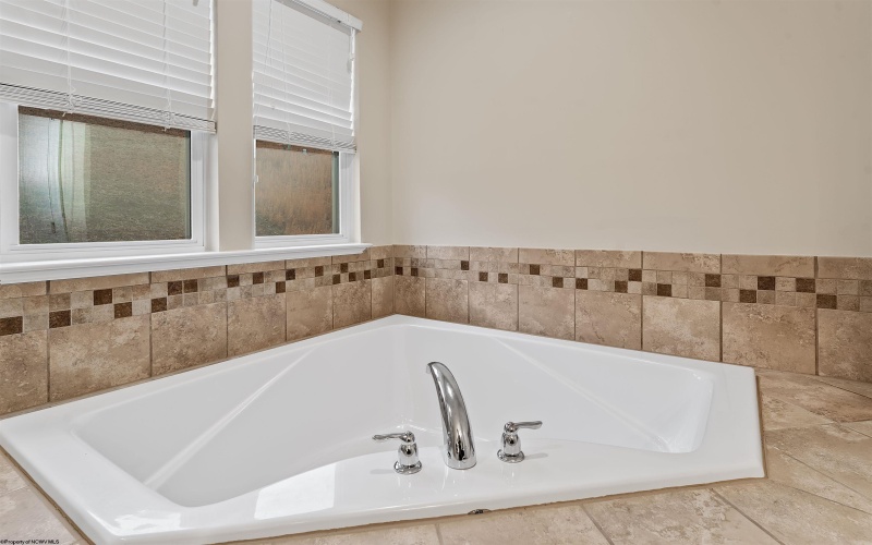 108 Brookdale Drive, Morgantown, West Virginia 26508, 4 Bedrooms Bedrooms, 13 Rooms Rooms,2 BathroomsBathrooms,Single Family Detached,For Sale,Brookdale,10163575