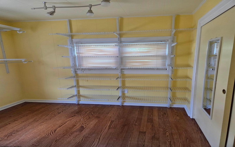 1127 Munsey Street, Morgantown, West Virginia 26505, 2 Bedrooms Bedrooms, 5 Rooms Rooms,1 BathroomBathrooms,Single Family Detached,For Sale,Munsey,0,10163561