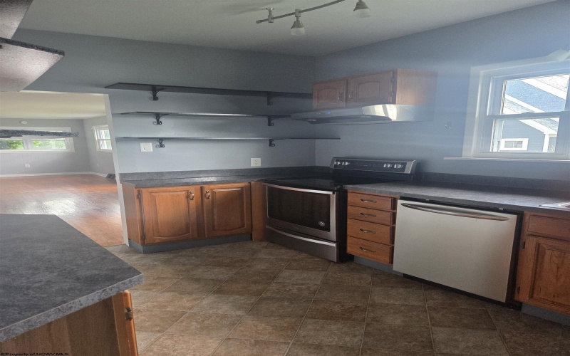 1127 Munsey Street, Morgantown, West Virginia 26505, 2 Bedrooms Bedrooms, 5 Rooms Rooms,1 BathroomBathrooms,Single Family Detached,For Sale,Munsey,0,10163561