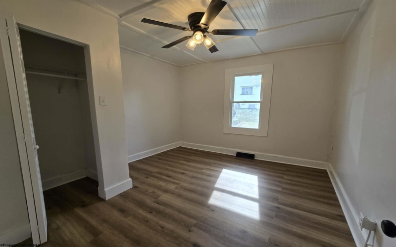 500 MT Vernon Avenue, Fairmont, West Virginia 26554, 3 Bedrooms Bedrooms, 8 Rooms Rooms,1 BathroomBathrooms,Single Family Detached,For Sale,MT Vernon,10163557