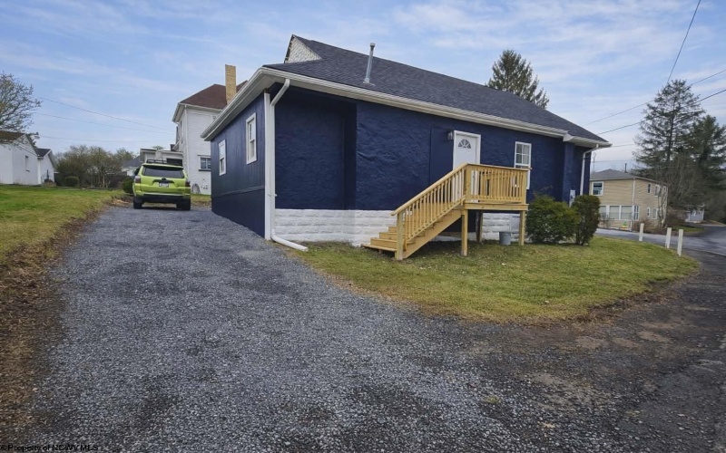 500 MT Vernon Avenue, Fairmont, West Virginia 26554, 3 Bedrooms Bedrooms, 8 Rooms Rooms,1 BathroomBathrooms,Single Family Detached,For Sale,MT Vernon,10163557