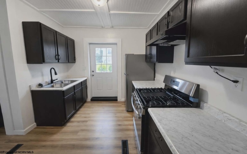 500 MT Vernon Avenue, Fairmont, West Virginia 26554, 3 Bedrooms Bedrooms, 8 Rooms Rooms,1 BathroomBathrooms,Single Family Detached,For Sale,MT Vernon,10163557