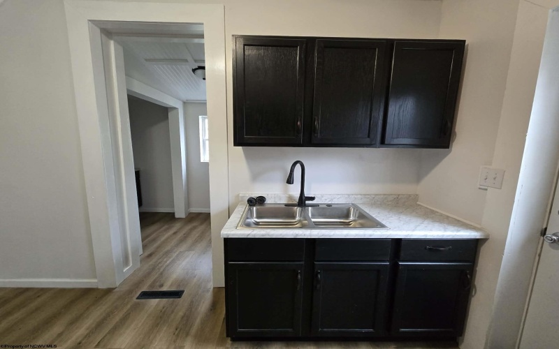 500 MT Vernon Avenue, Fairmont, West Virginia 26554, 3 Bedrooms Bedrooms, 8 Rooms Rooms,1 BathroomBathrooms,Single Family Detached,For Sale,MT Vernon,10163557