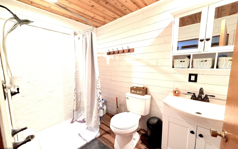 33610 Veterans Memorial Highway, Terra Alta, West Virginia 26764, 4 Bedrooms Bedrooms, 10 Rooms Rooms,2 BathroomsBathrooms,Single Family Detached,For Sale,Veterans Memorial,10163556