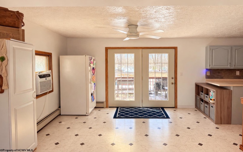 33610 Veterans Memorial Highway, Terra Alta, West Virginia 26764, 4 Bedrooms Bedrooms, 10 Rooms Rooms,2 BathroomsBathrooms,Single Family Detached,For Sale,Veterans Memorial,10163556