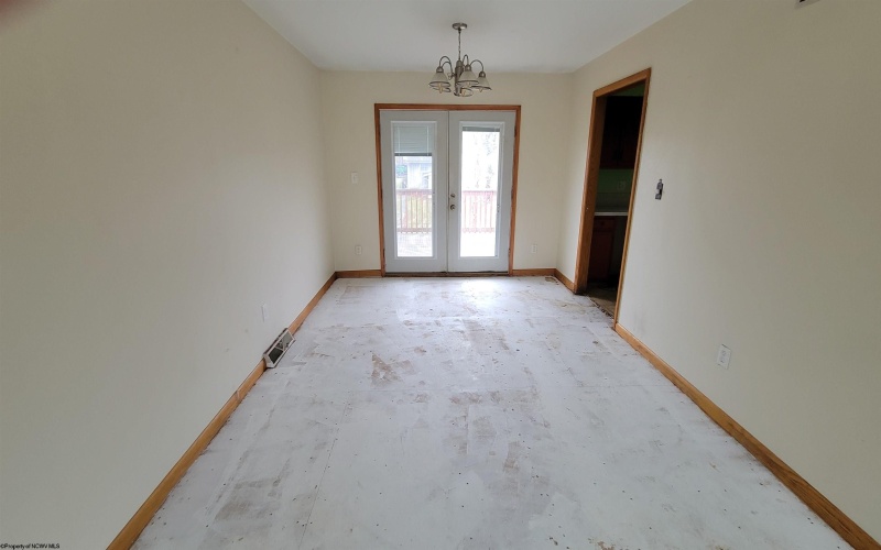 111 Pinewood Avenue, Bridgeport, West Virginia 26330, 3 Bedrooms Bedrooms, 8 Rooms Rooms,2 BathroomsBathrooms,Single Family Detached,For Sale,Pinewood,10163568