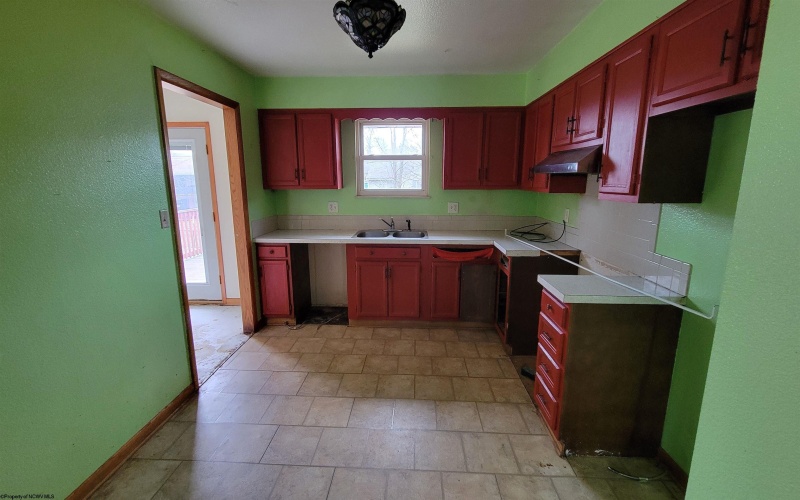 111 Pinewood Avenue, Bridgeport, West Virginia 26330, 3 Bedrooms Bedrooms, 8 Rooms Rooms,2 BathroomsBathrooms,Single Family Detached,For Sale,Pinewood,10163568