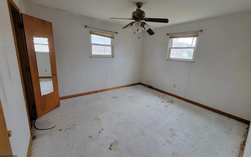 111 Pinewood Avenue, Bridgeport, West Virginia 26330, 3 Bedrooms Bedrooms, 8 Rooms Rooms,2 BathroomsBathrooms,Single Family Detached,For Sale,Pinewood,10163568