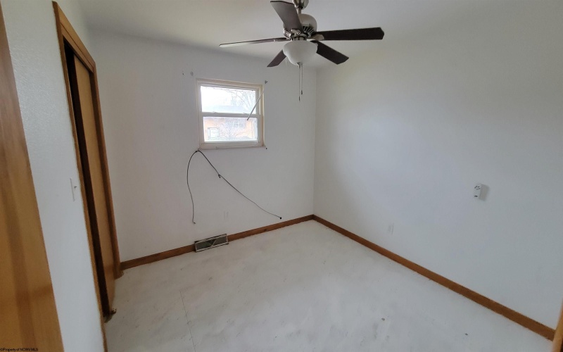 111 Pinewood Avenue, Bridgeport, West Virginia 26330, 3 Bedrooms Bedrooms, 8 Rooms Rooms,2 BathroomsBathrooms,Single Family Detached,For Sale,Pinewood,10163568