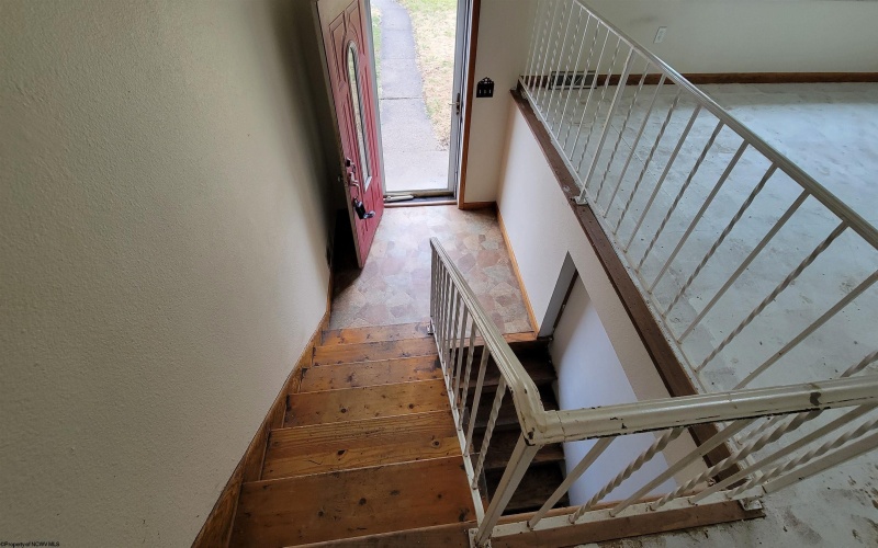 111 Pinewood Avenue, Bridgeport, West Virginia 26330, 3 Bedrooms Bedrooms, 8 Rooms Rooms,2 BathroomsBathrooms,Single Family Detached,For Sale,Pinewood,10163568