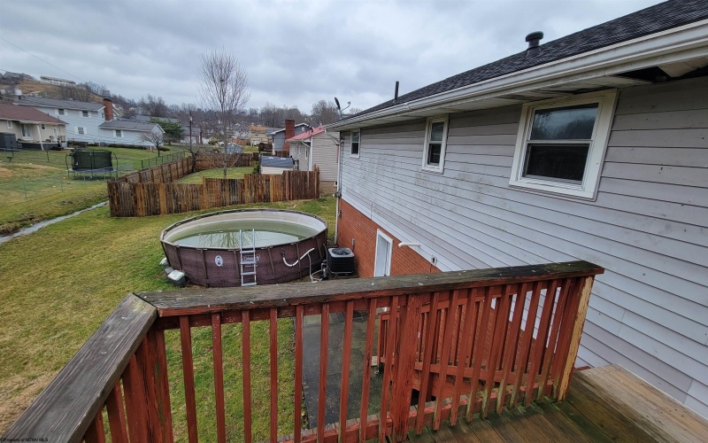 111 Pinewood Avenue, Bridgeport, West Virginia 26330, 3 Bedrooms Bedrooms, 8 Rooms Rooms,2 BathroomsBathrooms,Single Family Detached,For Sale,Pinewood,10163568