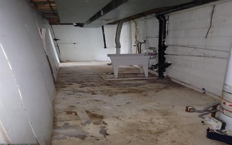 111 Pinewood Avenue, Bridgeport, West Virginia 26330, 3 Bedrooms Bedrooms, 8 Rooms Rooms,2 BathroomsBathrooms,Single Family Detached,For Sale,Pinewood,10163568