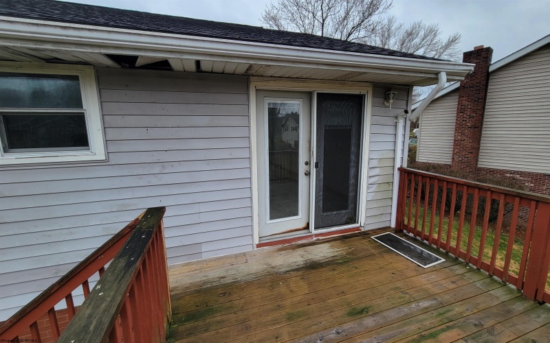 111 Pinewood Avenue, Bridgeport, West Virginia 26330, 3 Bedrooms Bedrooms, 8 Rooms Rooms,2 BathroomsBathrooms,Single Family Detached,For Sale,Pinewood,10163568