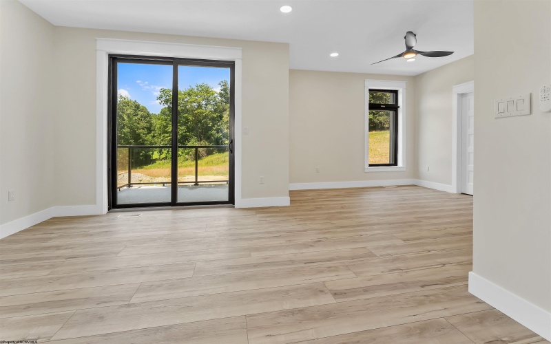 122 Tivoli Garden Drive, Morgantown, West Virginia 26508, 4 Bedrooms Bedrooms, 9 Rooms Rooms,4 BathroomsBathrooms,Single Family Attached,For Sale,Tivoli Garden,10163579