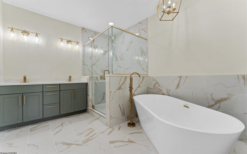 122 Tivoli Garden Drive, Morgantown, West Virginia 26508, 4 Bedrooms Bedrooms, 9 Rooms Rooms,4 BathroomsBathrooms,Single Family Attached,For Sale,Tivoli Garden,10163579