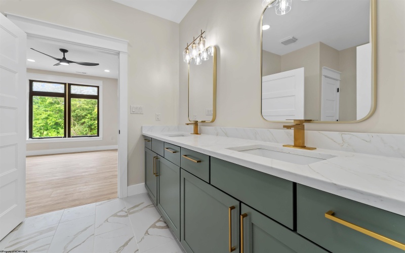 122 Tivoli Garden Drive, Morgantown, West Virginia 26508, 4 Bedrooms Bedrooms, 9 Rooms Rooms,4 BathroomsBathrooms,Single Family Attached,For Sale,Tivoli Garden,10163579