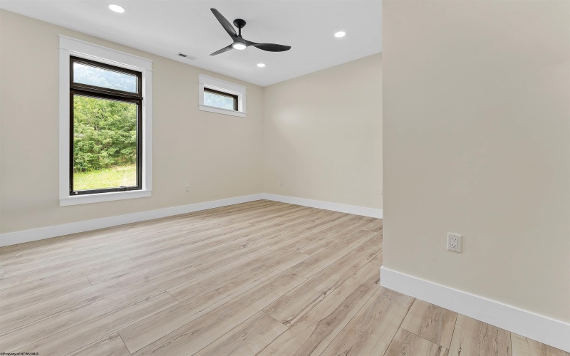 122 Tivoli Garden Drive, Morgantown, West Virginia 26508, 4 Bedrooms Bedrooms, 9 Rooms Rooms,4 BathroomsBathrooms,Single Family Attached,For Sale,Tivoli Garden,10163579