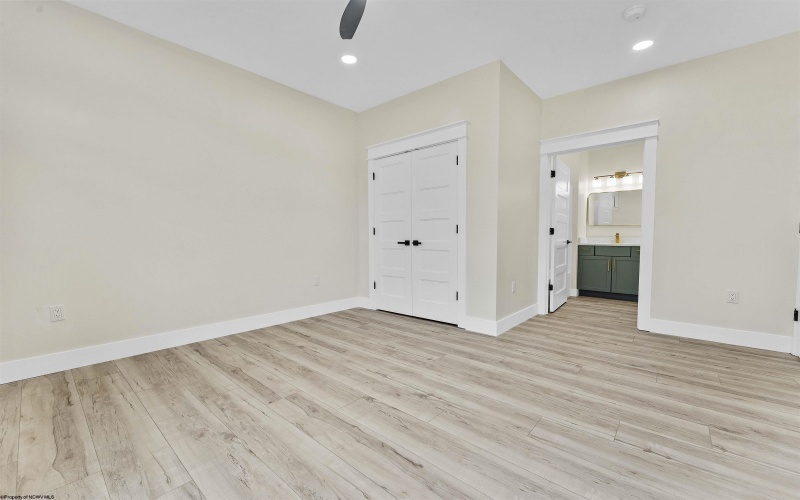 122 Tivoli Garden Drive, Morgantown, West Virginia 26508, 4 Bedrooms Bedrooms, 9 Rooms Rooms,4 BathroomsBathrooms,Single Family Attached,For Sale,Tivoli Garden,10163579