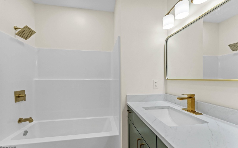 122 Tivoli Garden Drive, Morgantown, West Virginia 26508, 4 Bedrooms Bedrooms, 9 Rooms Rooms,4 BathroomsBathrooms,Single Family Attached,For Sale,Tivoli Garden,10163579