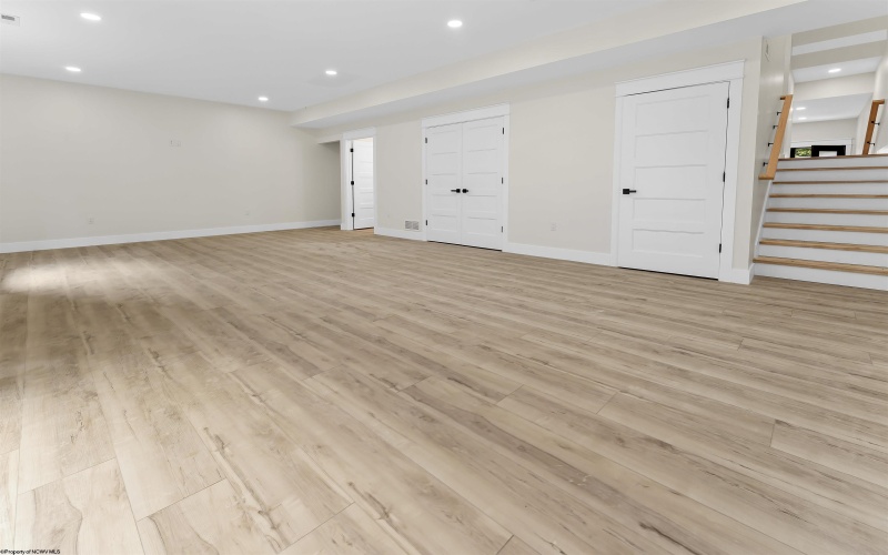 122 Tivoli Garden Drive, Morgantown, West Virginia 26508, 4 Bedrooms Bedrooms, 9 Rooms Rooms,4 BathroomsBathrooms,Single Family Attached,For Sale,Tivoli Garden,10163579