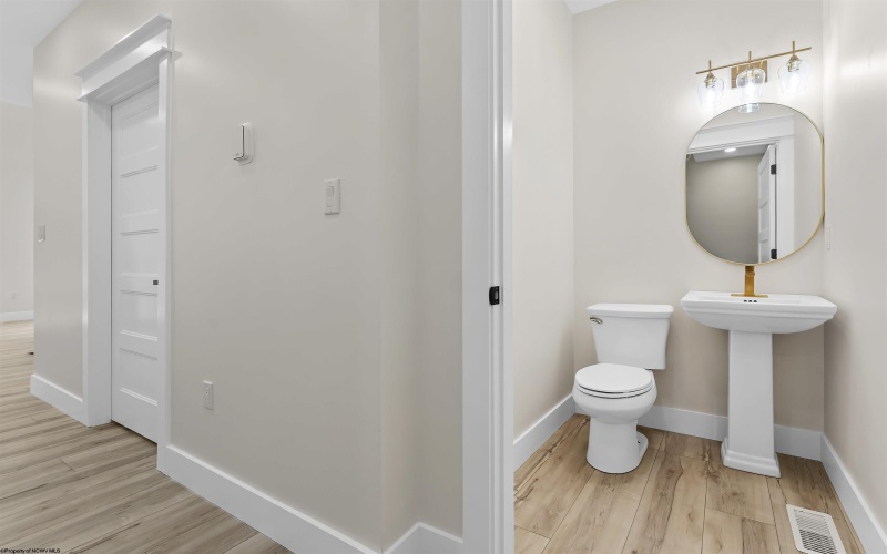 122 Tivoli Garden Drive, Morgantown, West Virginia 26508, 4 Bedrooms Bedrooms, 9 Rooms Rooms,4 BathroomsBathrooms,Single Family Attached,For Sale,Tivoli Garden,10163579