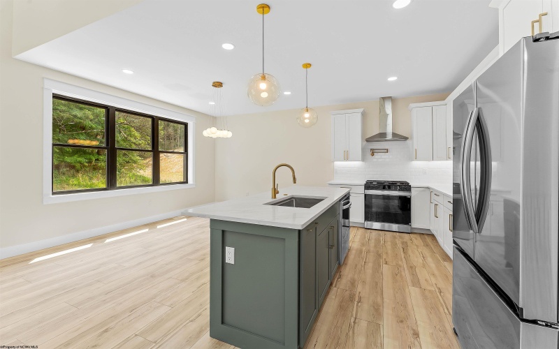 122 Tivoli Garden Drive, Morgantown, West Virginia 26508, 4 Bedrooms Bedrooms, 9 Rooms Rooms,4 BathroomsBathrooms,Single Family Attached,For Sale,Tivoli Garden,10163579