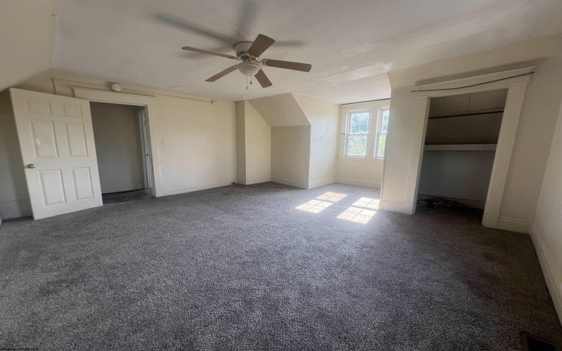 390 Forest Avenue, Morgantown, West Virginia 26505, 3 Bedrooms Bedrooms, 7 Rooms Rooms,1 BathroomBathrooms,Residential Rentals,For Rent,Forest,10163582