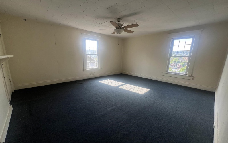 390 Forest Avenue, Morgantown, West Virginia 26505, 3 Bedrooms Bedrooms, 7 Rooms Rooms,1 BathroomBathrooms,Residential Rentals,For Rent,Forest,10163582