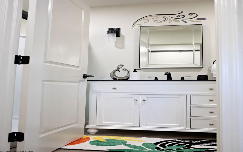 110 Edison Street, Nutter Fort, West Virginia 26301, 2 Bedrooms Bedrooms, 5 Rooms Rooms,3 BathroomsBathrooms,Residential Rentals,For Rent,Edison,10163583