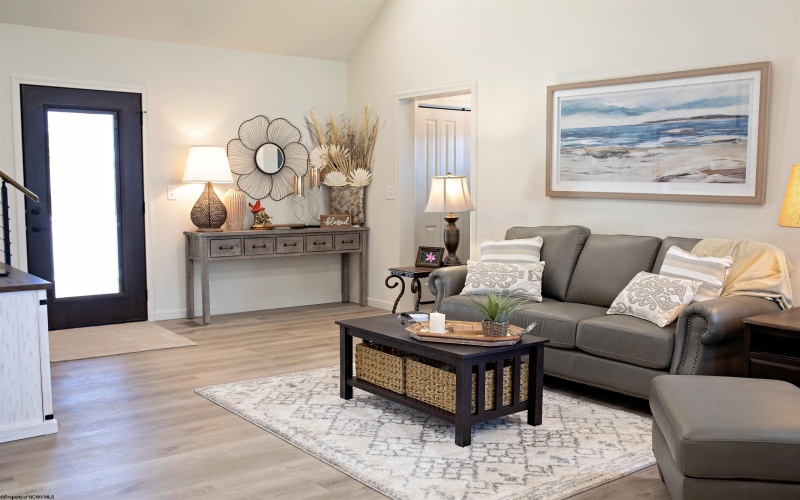 110 Edison Street, Nutter Fort, West Virginia 26301, 2 Bedrooms Bedrooms, 5 Rooms Rooms,3 BathroomsBathrooms,Residential Rentals,For Rent,Edison,10163583