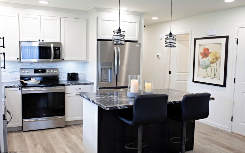 110 Edison Street, Nutter Fort, West Virginia 26301, 2 Bedrooms Bedrooms, 5 Rooms Rooms,3 BathroomsBathrooms,Residential Rentals,For Rent,Edison,10163583