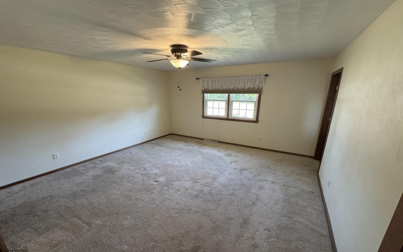 8 Franklin Court, Fairmont, West Virginia 26554-0000, 3 Bedrooms Bedrooms, 5 Rooms Rooms,2 BathroomsBathrooms,Single Family Detached,For Sale,Franklin,10163586