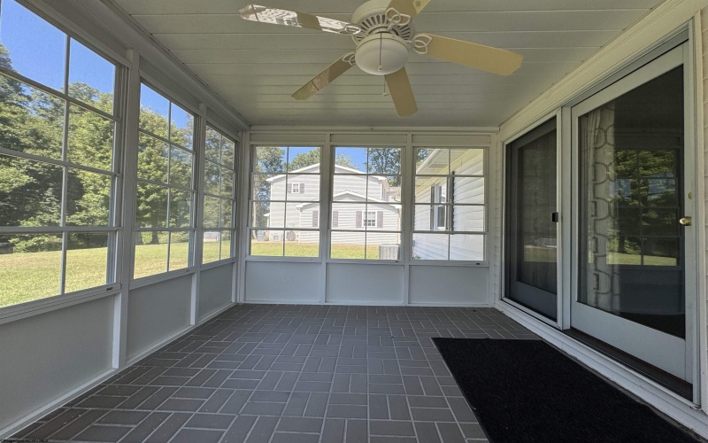 8 Franklin Court, Fairmont, West Virginia 26554-0000, 3 Bedrooms Bedrooms, 5 Rooms Rooms,2 BathroomsBathrooms,Single Family Detached,For Sale,Franklin,10163586