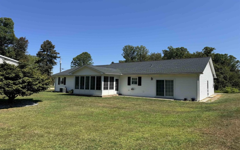 8 Franklin Court, Fairmont, West Virginia 26554-0000, 3 Bedrooms Bedrooms, 5 Rooms Rooms,2 BathroomsBathrooms,Single Family Detached,For Sale,Franklin,10163586