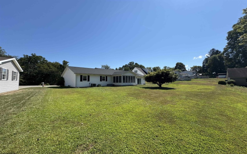 8 Franklin Court, Fairmont, West Virginia 26554-0000, 3 Bedrooms Bedrooms, 5 Rooms Rooms,2 BathroomsBathrooms,Single Family Detached,For Sale,Franklin,10163586