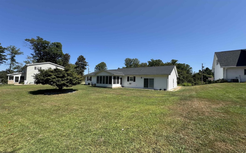 8 Franklin Court, Fairmont, West Virginia 26554-0000, 3 Bedrooms Bedrooms, 5 Rooms Rooms,2 BathroomsBathrooms,Single Family Detached,For Sale,Franklin,10163586