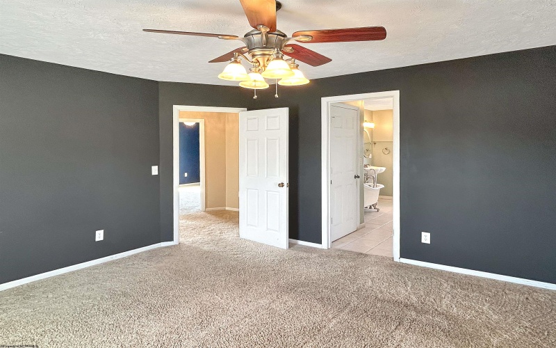 217 High Street, Kingwood, West Virginia 26537, 3 Bedrooms Bedrooms, 9 Rooms Rooms,3 BathroomsBathrooms,Single Family Detached,For Sale,High,10163585