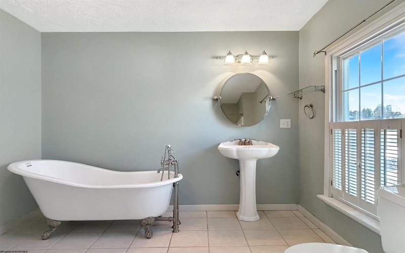 217 High Street, Kingwood, West Virginia 26537, 3 Bedrooms Bedrooms, 9 Rooms Rooms,3 BathroomsBathrooms,Single Family Detached,For Sale,High,10163585