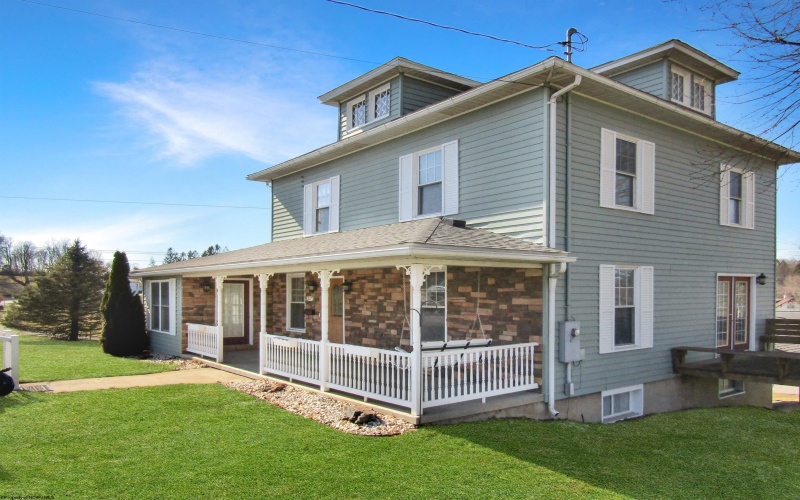 217 High Street, Kingwood, West Virginia 26537, 3 Bedrooms Bedrooms, 9 Rooms Rooms,3 BathroomsBathrooms,Single Family Detached,For Sale,High,10163585