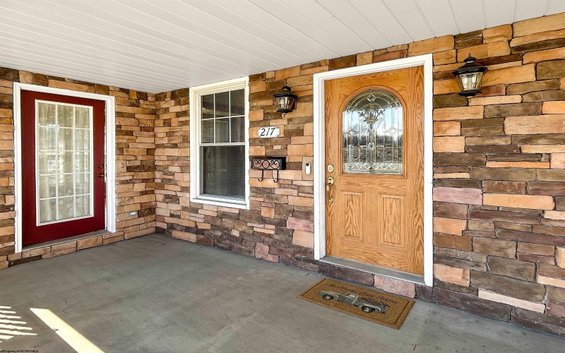 217 High Street, Kingwood, West Virginia 26537, 3 Bedrooms Bedrooms, 9 Rooms Rooms,3 BathroomsBathrooms,Single Family Detached,For Sale,High,10163585