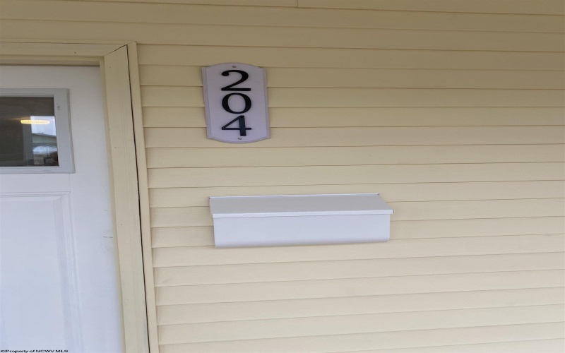 204 Ohio Avenue, Nutter Fort, West Virginia 26301, 2 Bedrooms Bedrooms, 6 Rooms Rooms,1 BathroomBathrooms,Single Family Detached,For Sale,Ohio,10163584