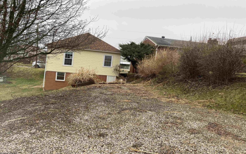 204 Ohio Avenue, Nutter Fort, West Virginia 26301, 2 Bedrooms Bedrooms, 6 Rooms Rooms,1 BathroomBathrooms,Single Family Detached,For Sale,Ohio,10163584