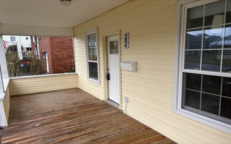 204 Ohio Avenue, Nutter Fort, West Virginia 26301, 2 Bedrooms Bedrooms, 6 Rooms Rooms,1 BathroomBathrooms,Single Family Detached,For Sale,Ohio,10163584