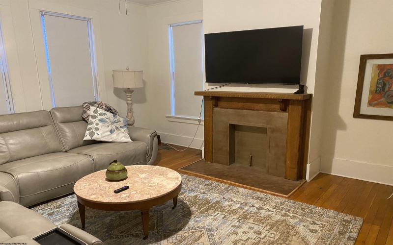 187 Pike Street, Clarksburg, West Virginia 26301, 5 Bedrooms Bedrooms, 11 Rooms Rooms,2 BathroomsBathrooms,Single Family Detached,For Sale,Pike,10163581