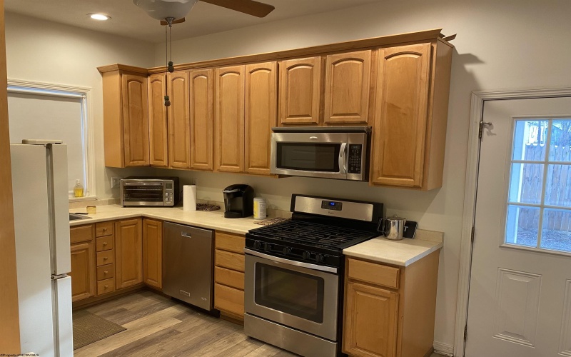 187 Pike Street, Clarksburg, West Virginia 26301, 5 Bedrooms Bedrooms, 11 Rooms Rooms,2 BathroomsBathrooms,Single Family Detached,For Sale,Pike,10163581