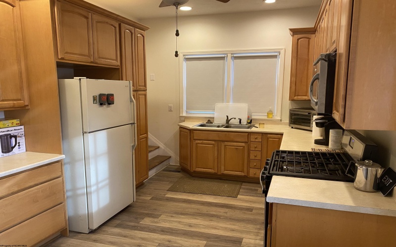 187 Pike Street, Clarksburg, West Virginia 26301, 5 Bedrooms Bedrooms, 11 Rooms Rooms,2 BathroomsBathrooms,Single Family Detached,For Sale,Pike,10163581