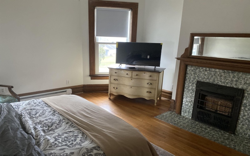 187 Pike Street, Clarksburg, West Virginia 26301, 5 Bedrooms Bedrooms, 11 Rooms Rooms,2 BathroomsBathrooms,Single Family Detached,For Sale,Pike,10163581