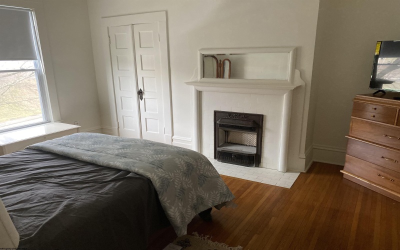 187 Pike Street, Clarksburg, West Virginia 26301, 5 Bedrooms Bedrooms, 11 Rooms Rooms,2 BathroomsBathrooms,Single Family Detached,For Sale,Pike,10163581