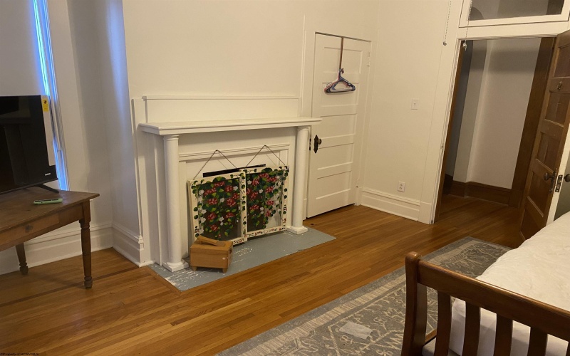 187 Pike Street, Clarksburg, West Virginia 26301, 5 Bedrooms Bedrooms, 11 Rooms Rooms,2 BathroomsBathrooms,Single Family Detached,For Sale,Pike,10163581