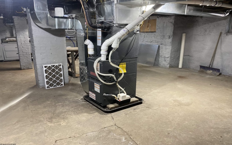 187 Pike Street, Clarksburg, West Virginia 26301, 5 Bedrooms Bedrooms, 11 Rooms Rooms,2 BathroomsBathrooms,Single Family Detached,For Sale,Pike,10163581